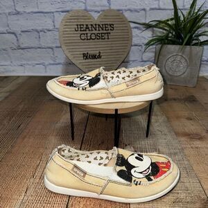 Mickey Mouse Crocs Women's Size 6